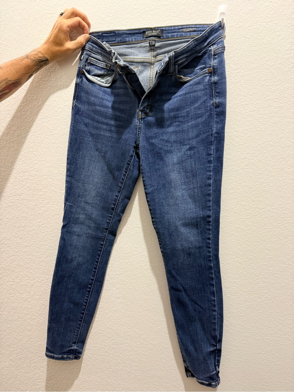 Judy Blue Medium Wash Skinny Jeans